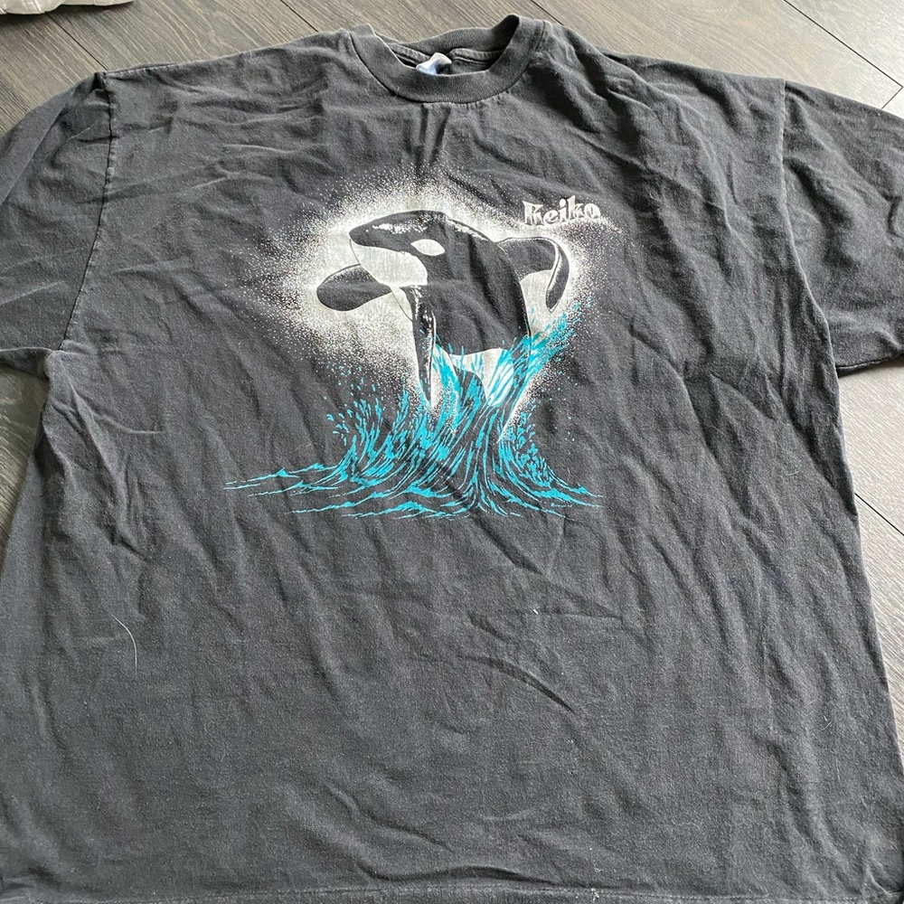 Vintage sea world graphic tee